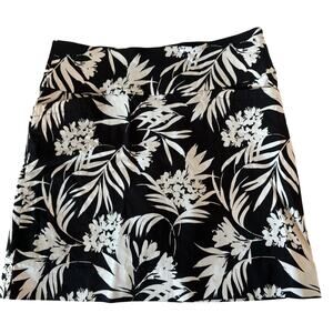 SC & Co skort black & white botanical print size large